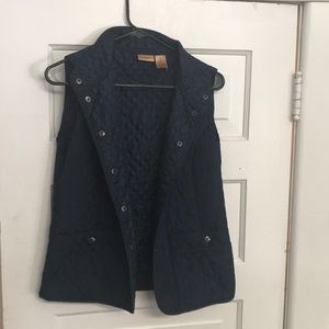 Navy blue vest with quilt work design